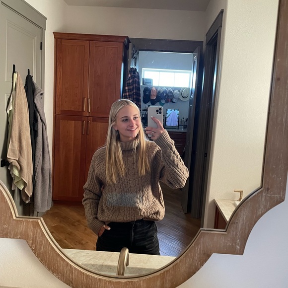 Meet your Posher, Blakely - Picture 3 of 4